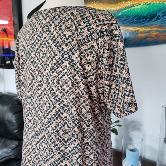 Lularoe top - Picture 5 of 8
